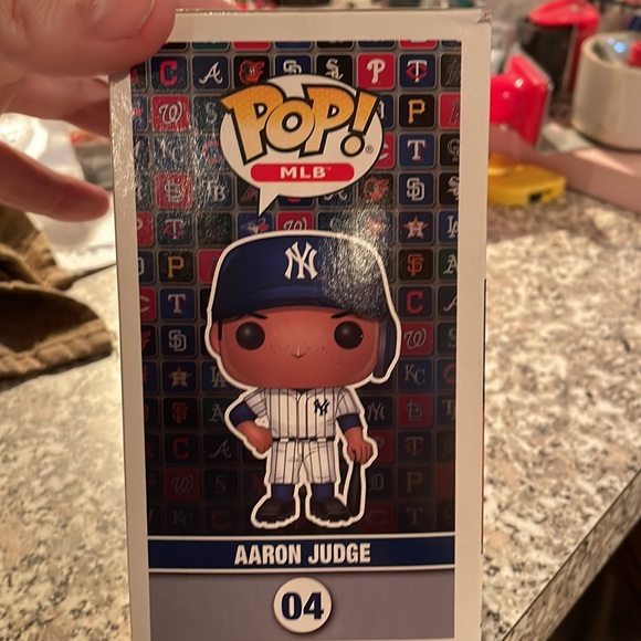 Funko POP!  AARON JUDGE NY YANKEES #4 never opened PAY THE MAN!!!!!!!!!!!!!!! - Picture 4 of 5